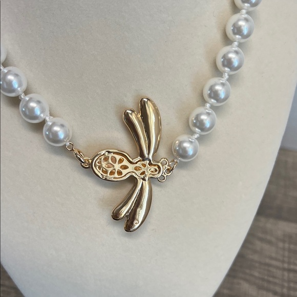 Piper K | Bumble Bee Necklace - Picture 5 of 7